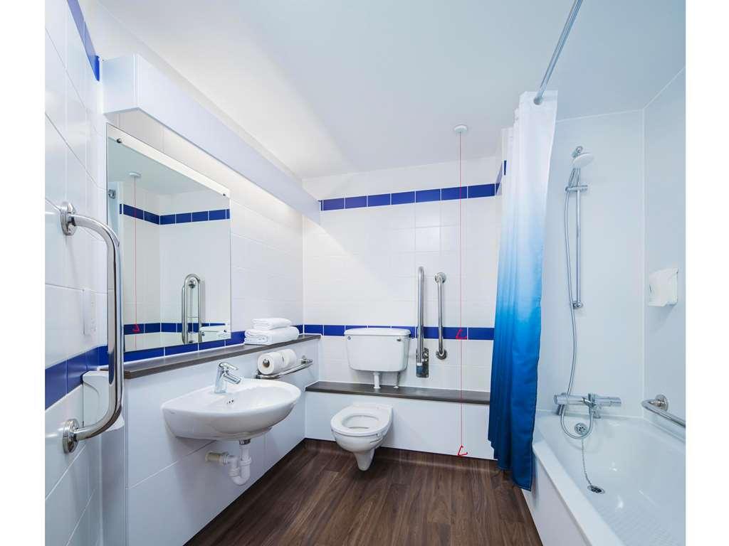 Travelodge Bath Central Pokój zdjęcie