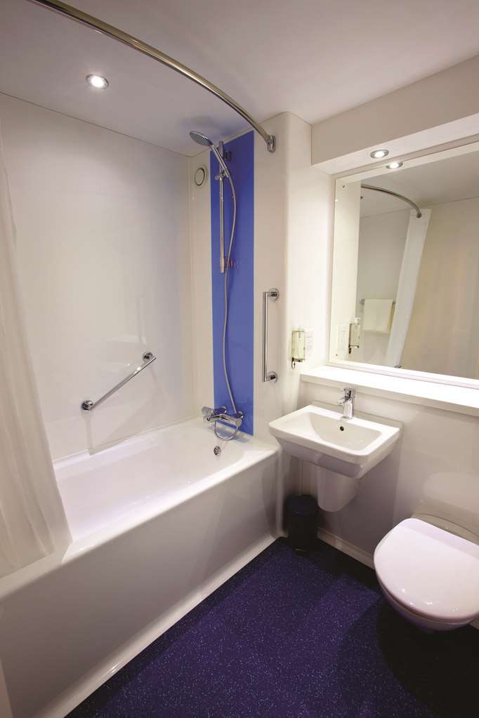 Travelodge Bath Central Pokój zdjęcie