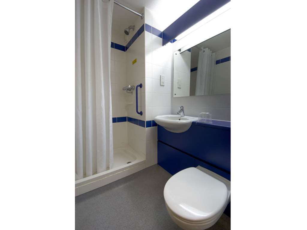 Travelodge Bath Central Pokój zdjęcie